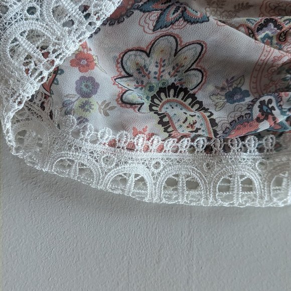 Almost Famous Size Medium Scoop Neck Paisley Top - Picture 8 of 11